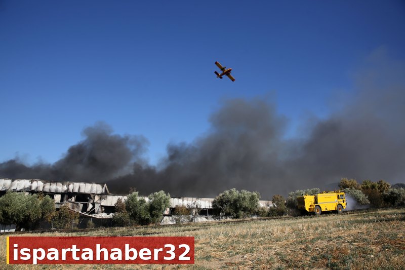 Yunanistan'da savaş uçağı düştü. İki pilot ölü