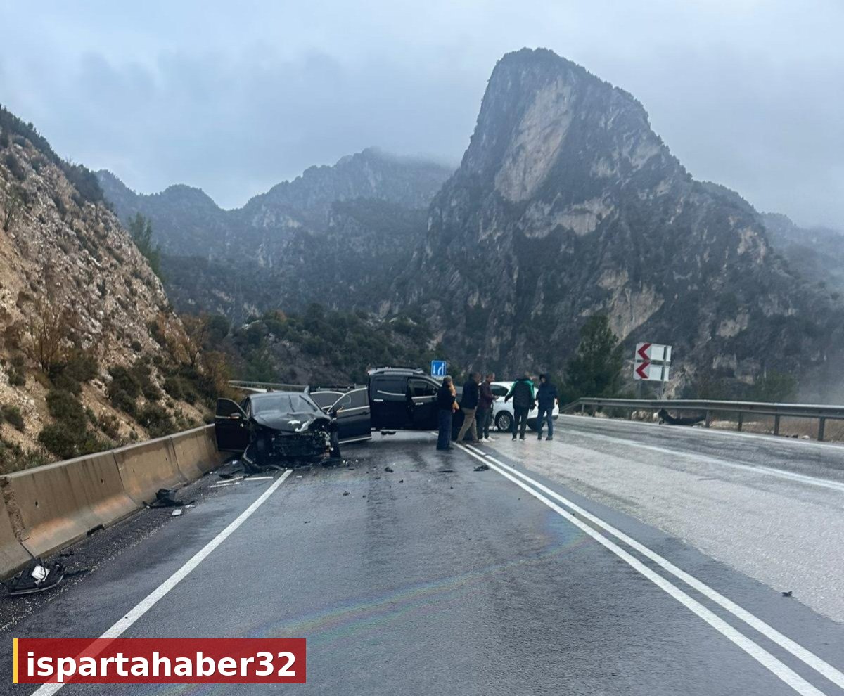Isparta – Antalya karayolunda feci kaza